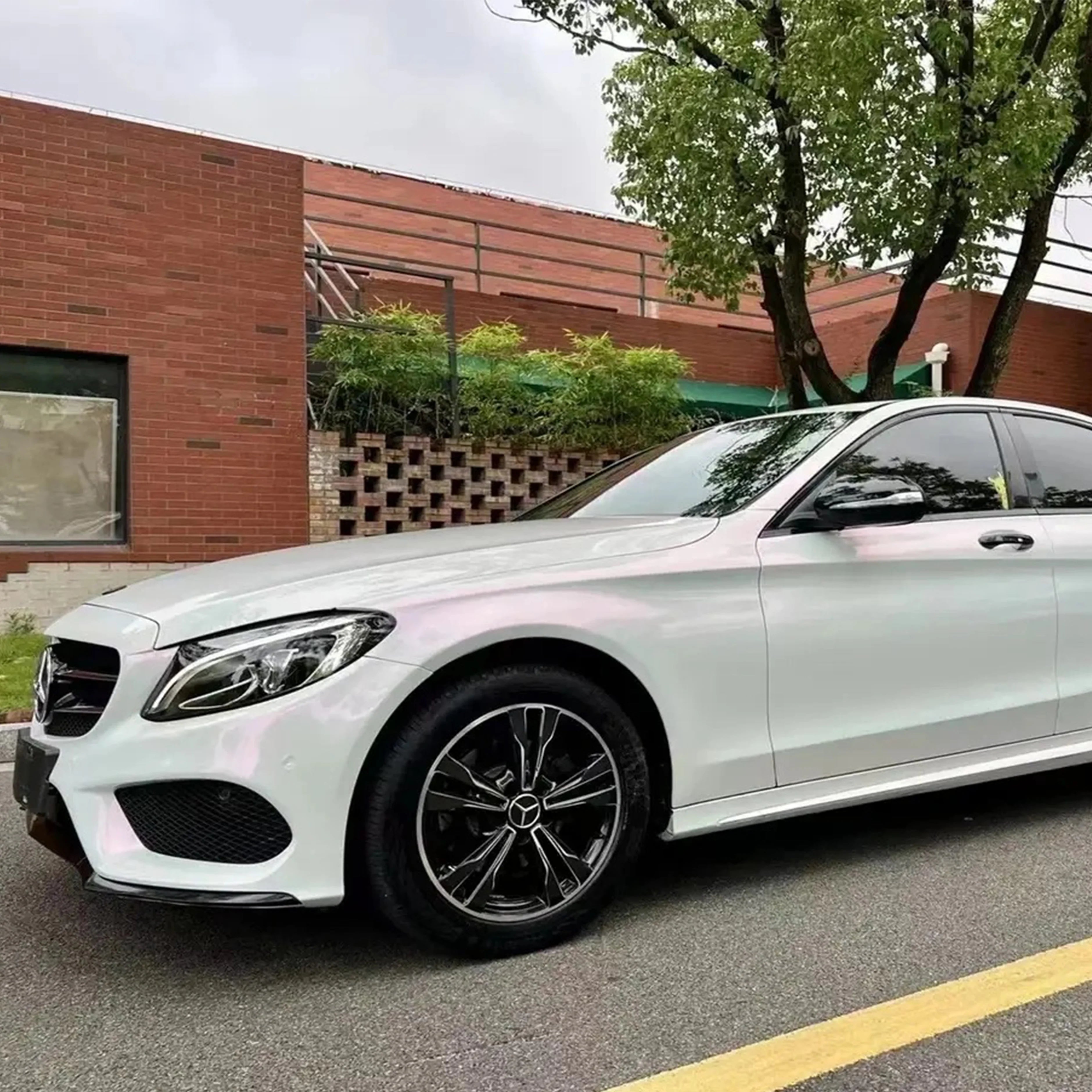 Chameleon White Turn Red Metallic