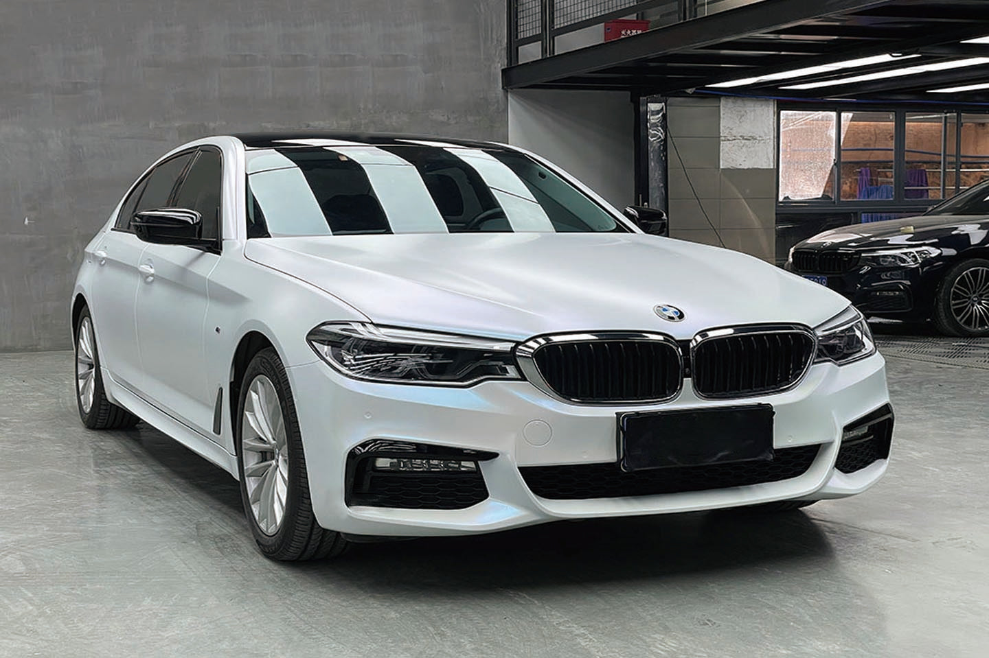 Chameleon White Turn Blue Metallic