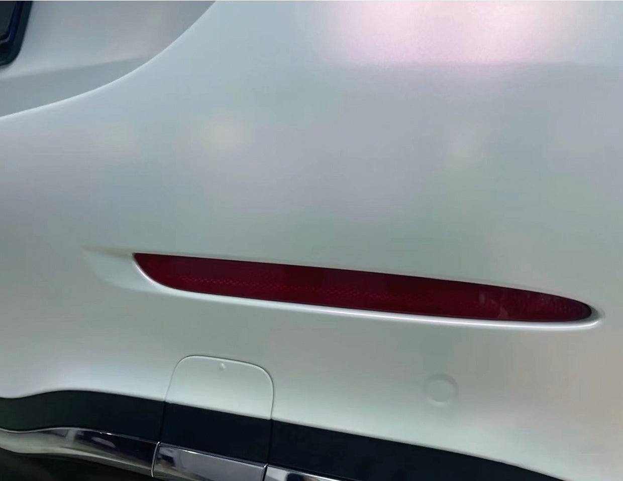 Chameleon White Turn Red Matte