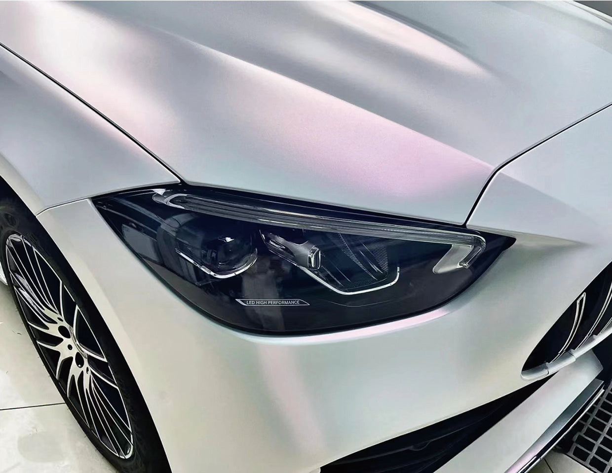 Chameleon White Turn Red Matte