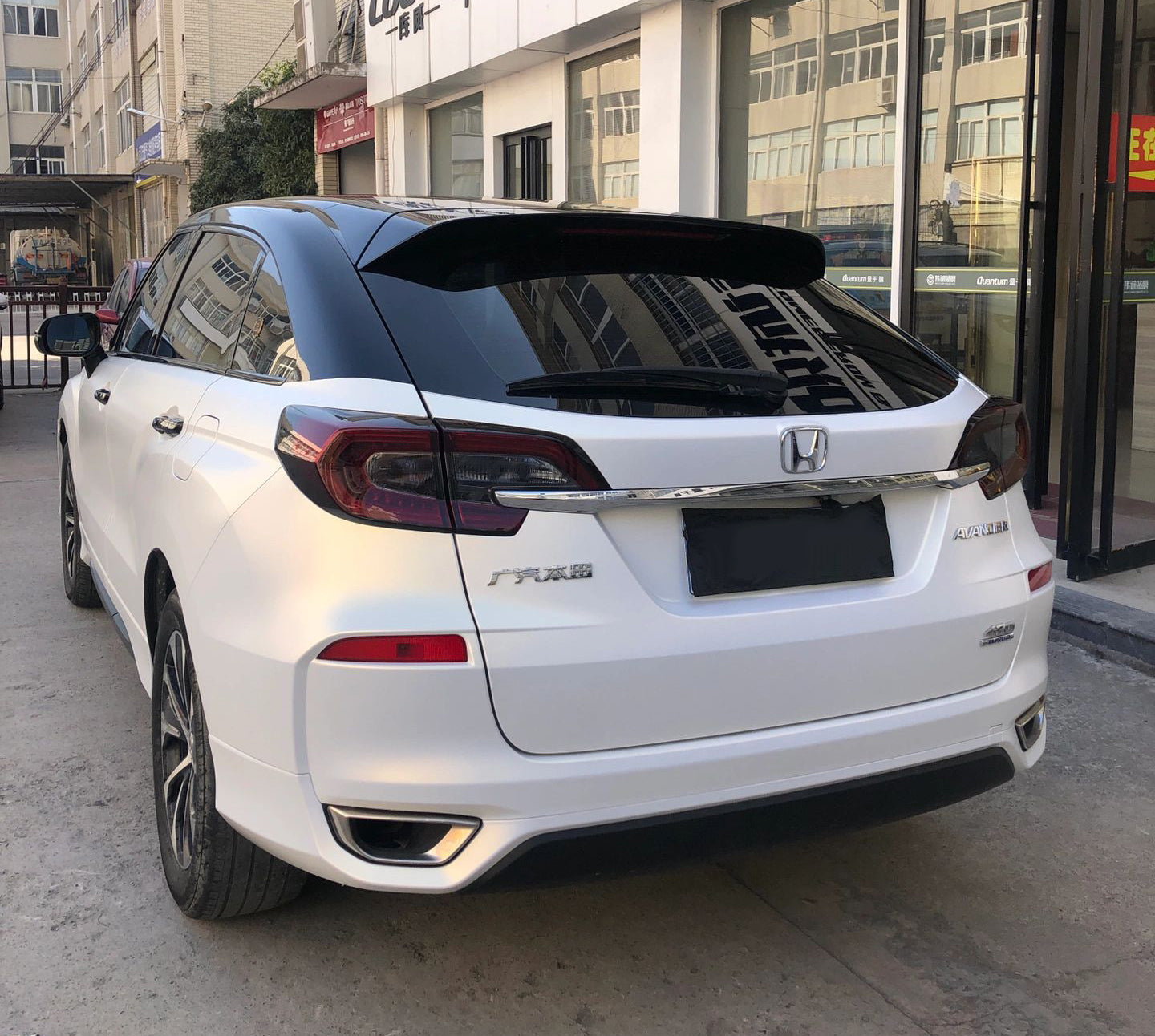 Chameleon White Turn Gold Matte