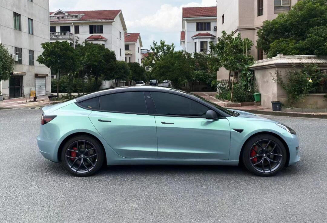 Phantom Gray Green Color Shift