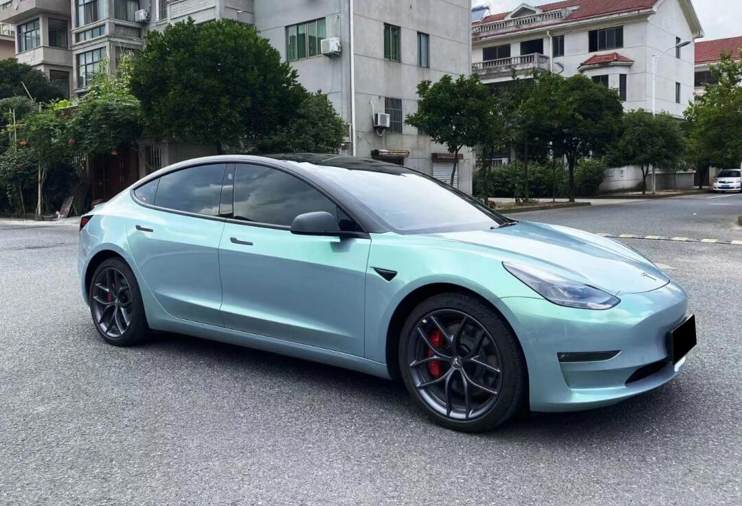 Phantom Gray Green Color Shift
