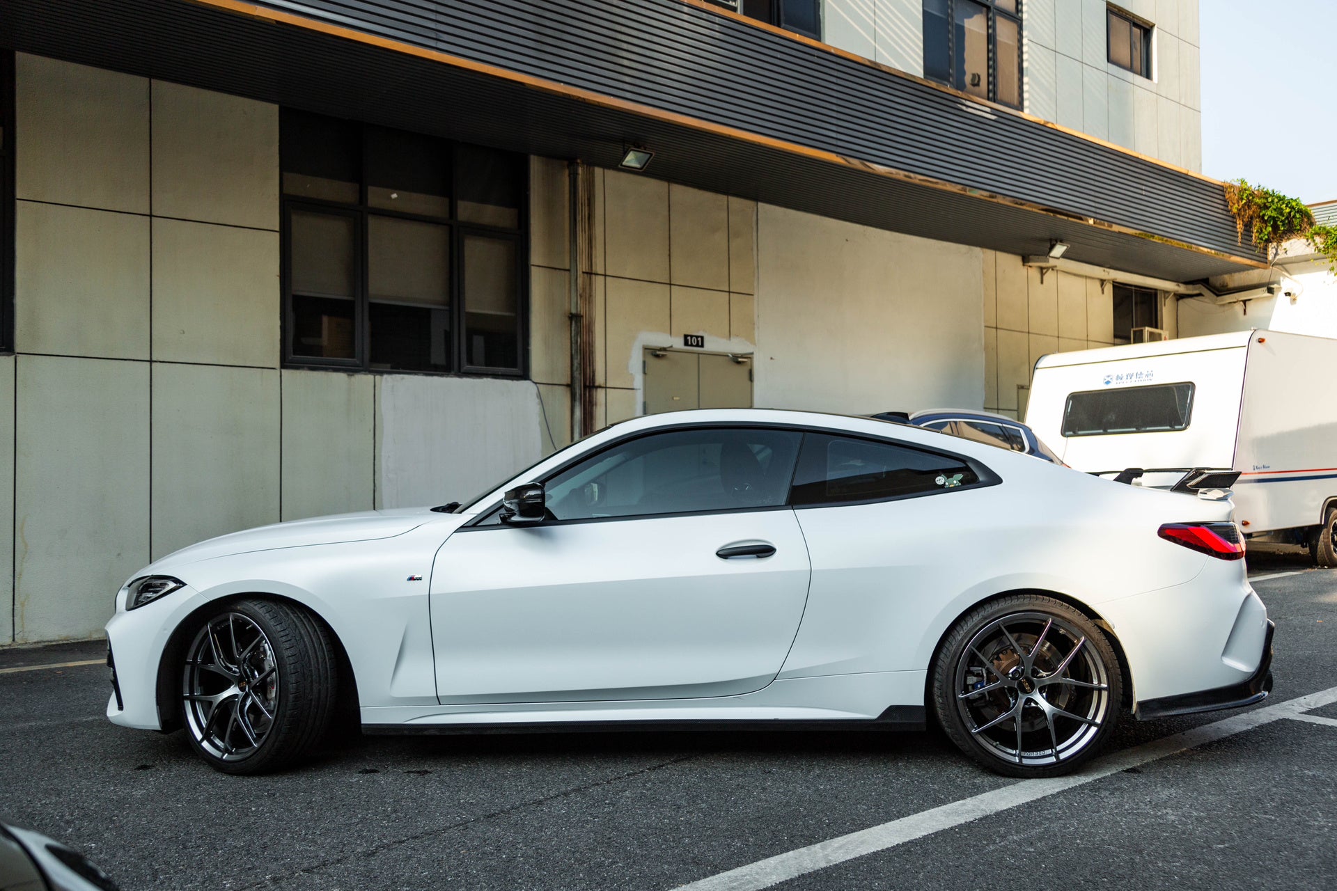 Heavy Metal White