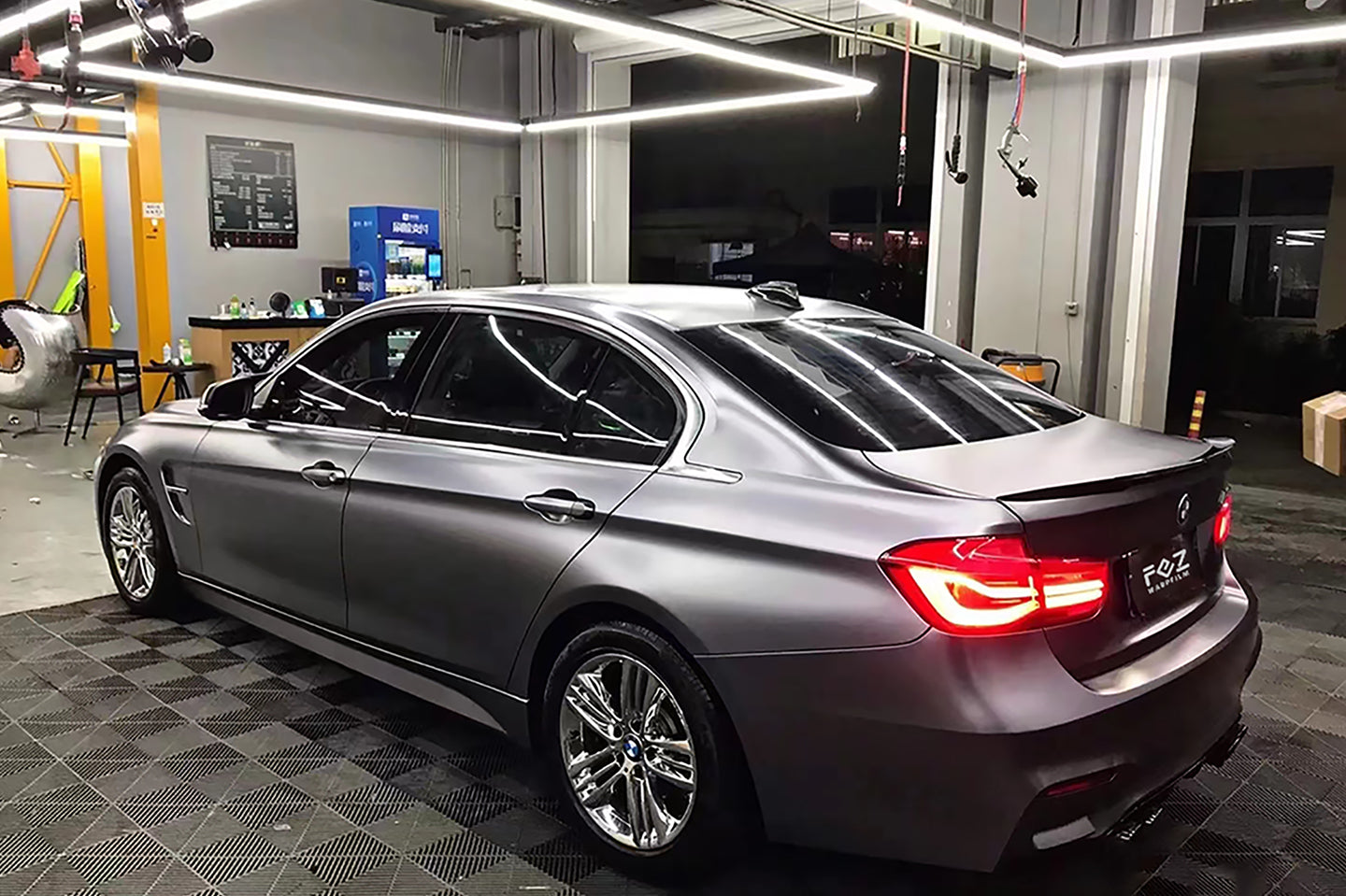Electro Optic Carbon Gray