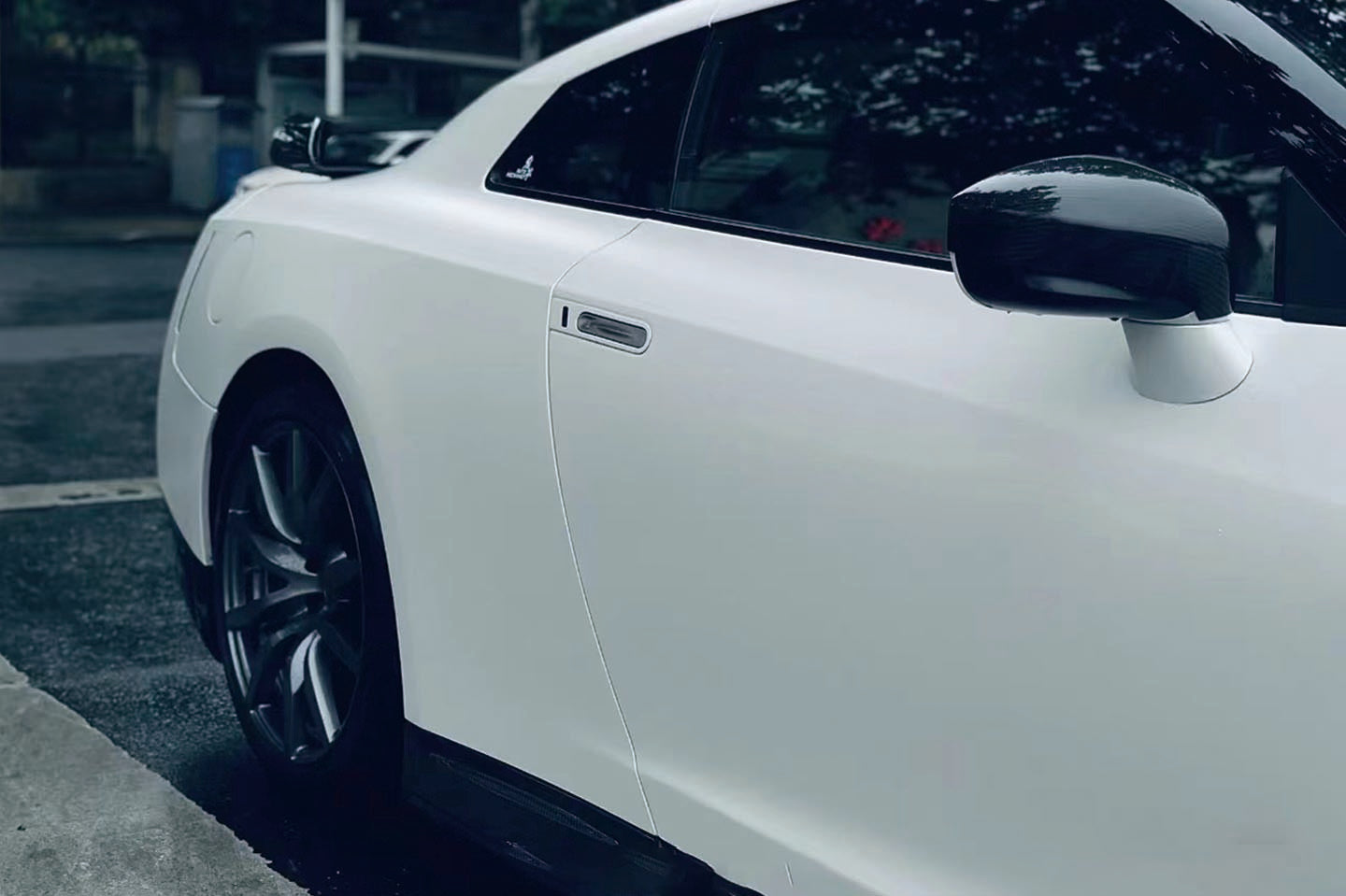 Electro Optic Metallic White