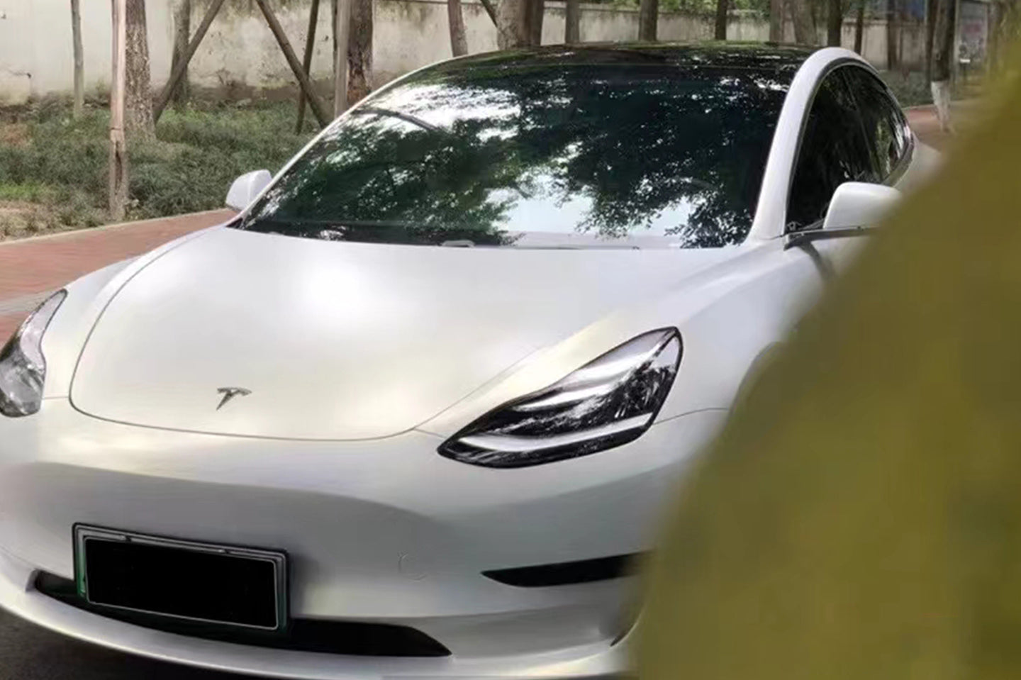 Ceramic White Turn Gold