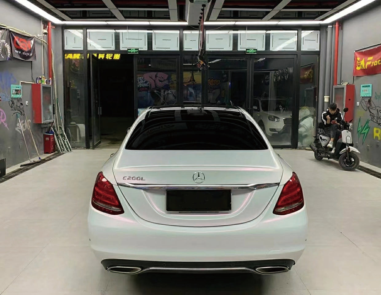 Ceramic White Turns Red