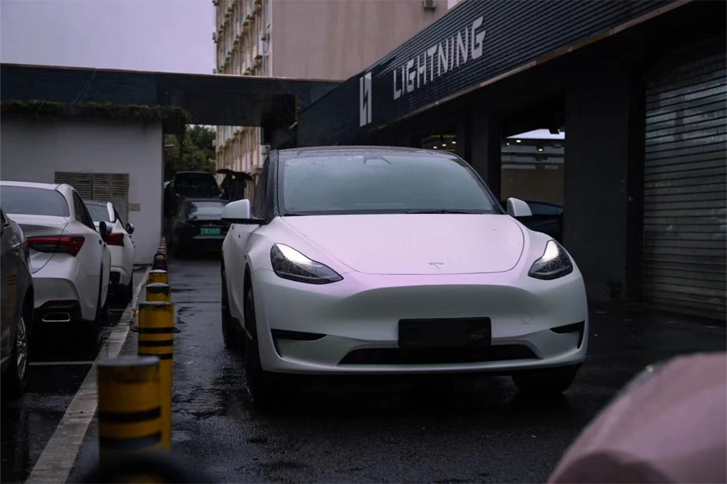 Ceramic White Turns Purple