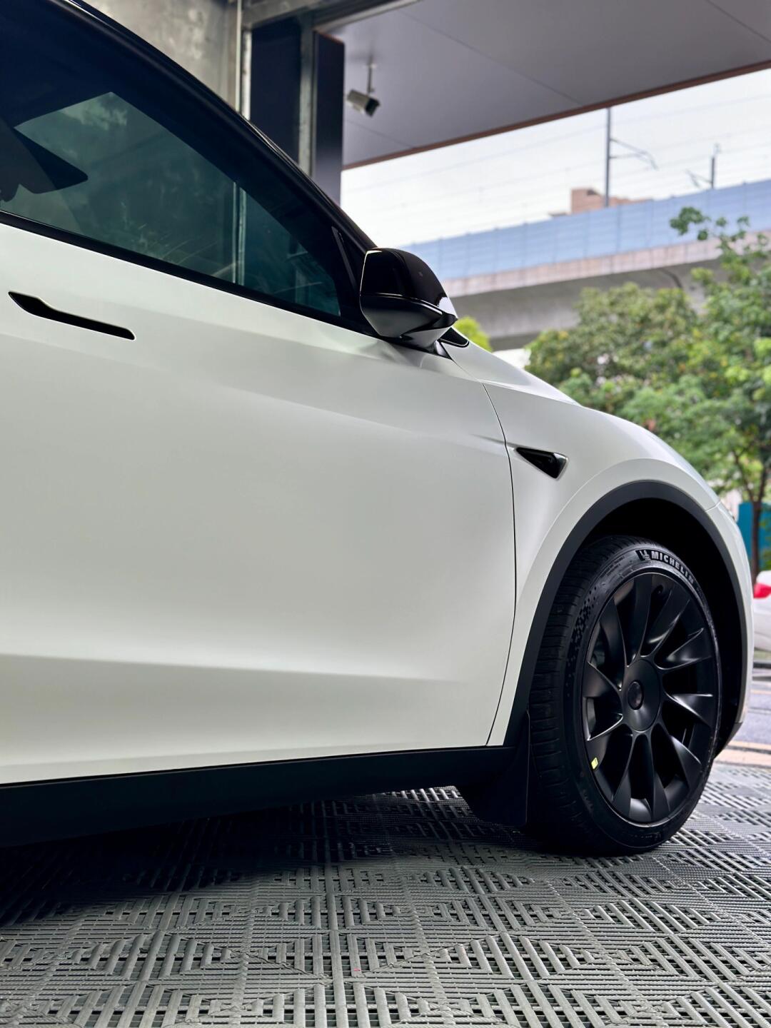 Ceramic White