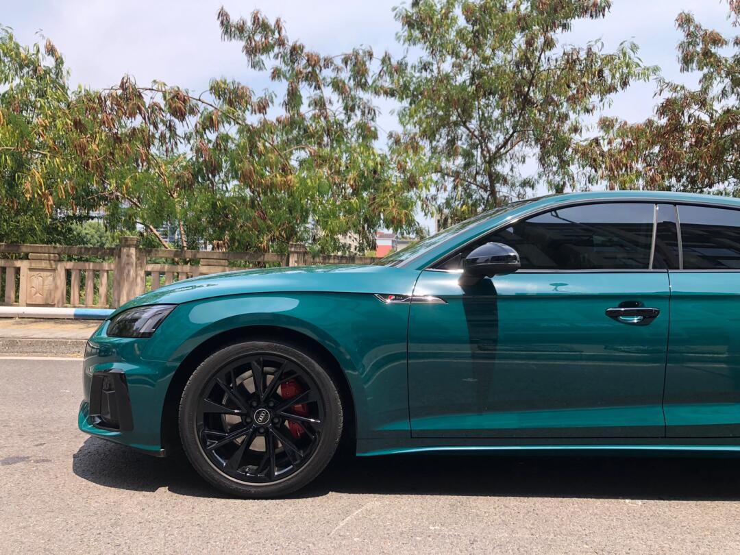 PET Hell Green (Audi)
