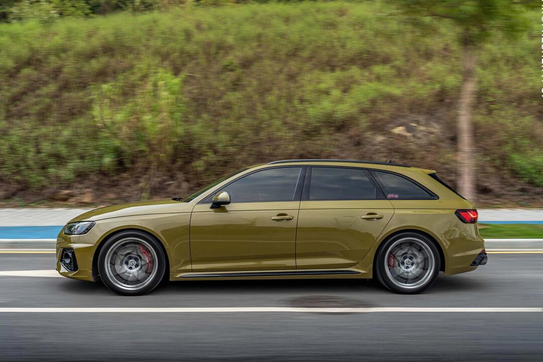 PET Battle Green (Audi)