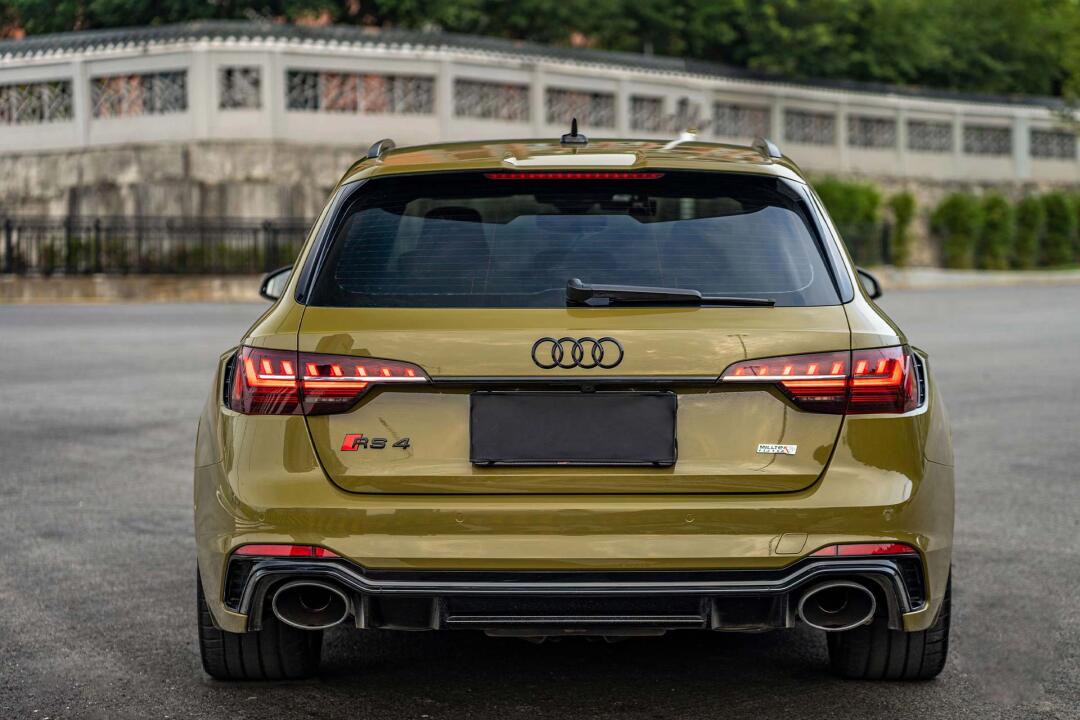 PET Battle Green (Audi)