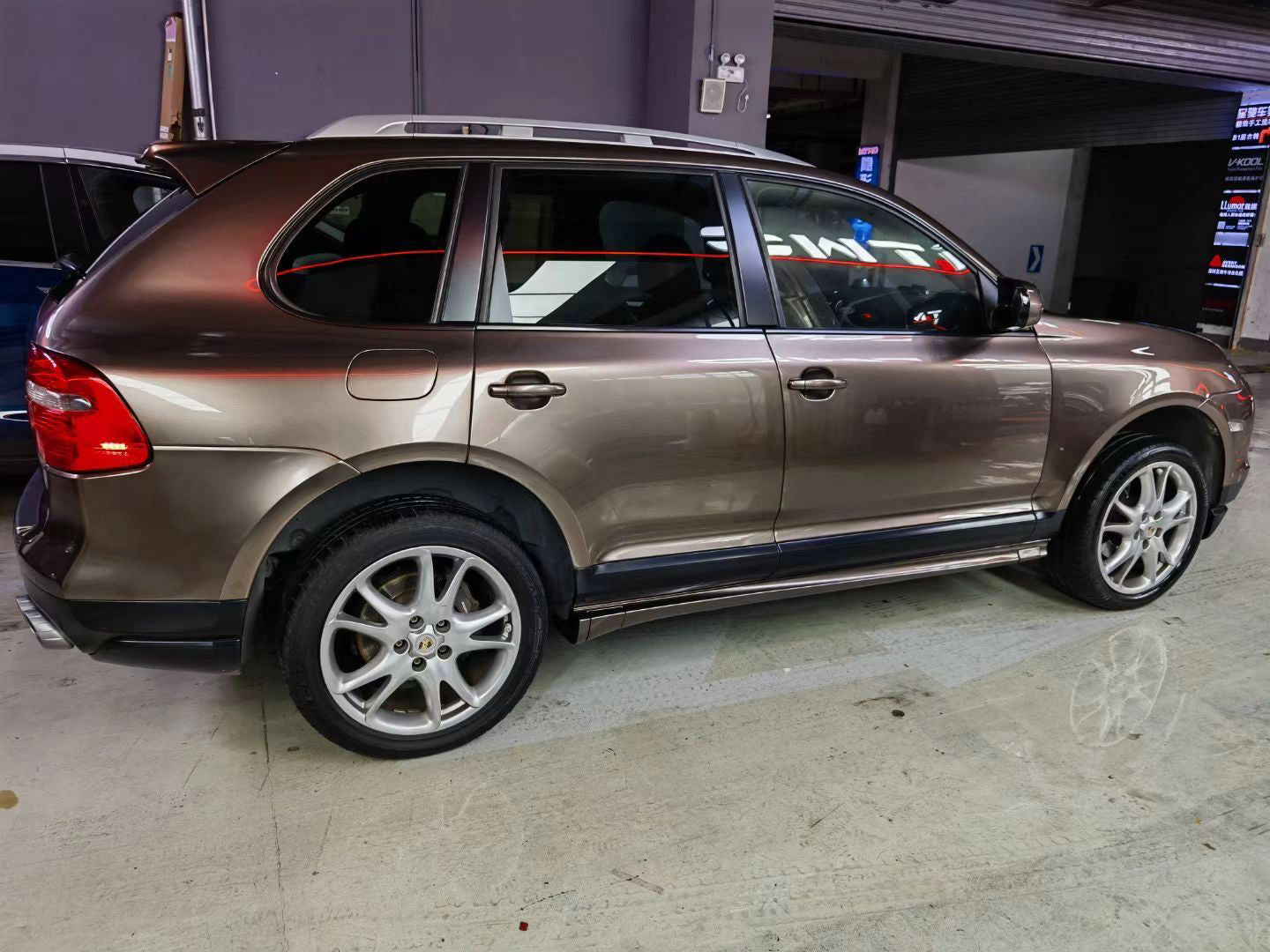 PET Bituminous Brown (Porsche)